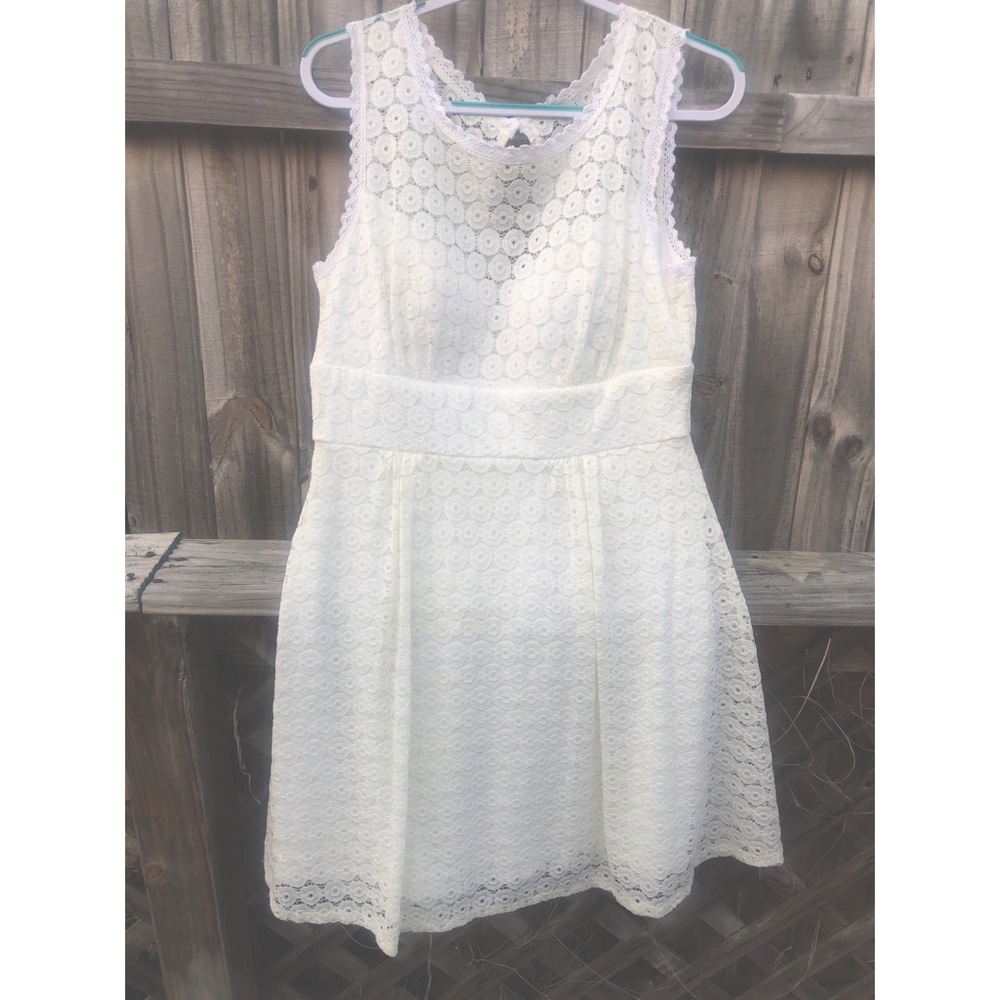 SALE❣️White lace overlay midi dress